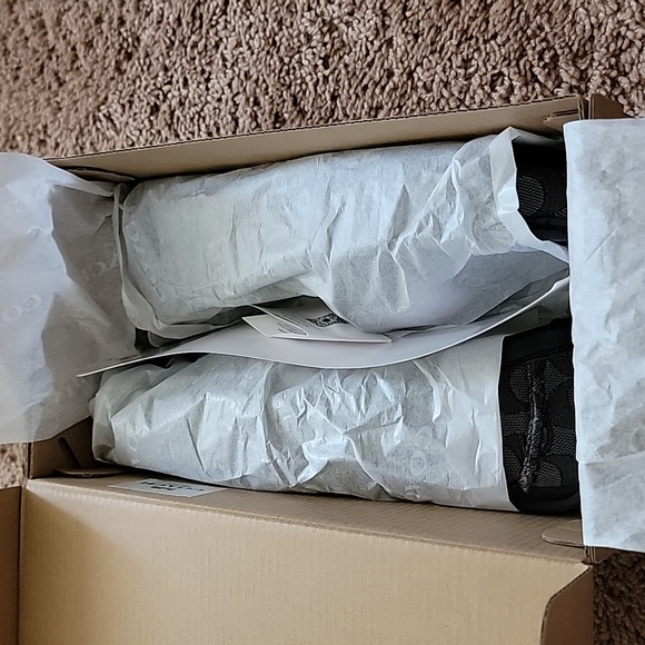 Casual shoe - Picture 9 of 10